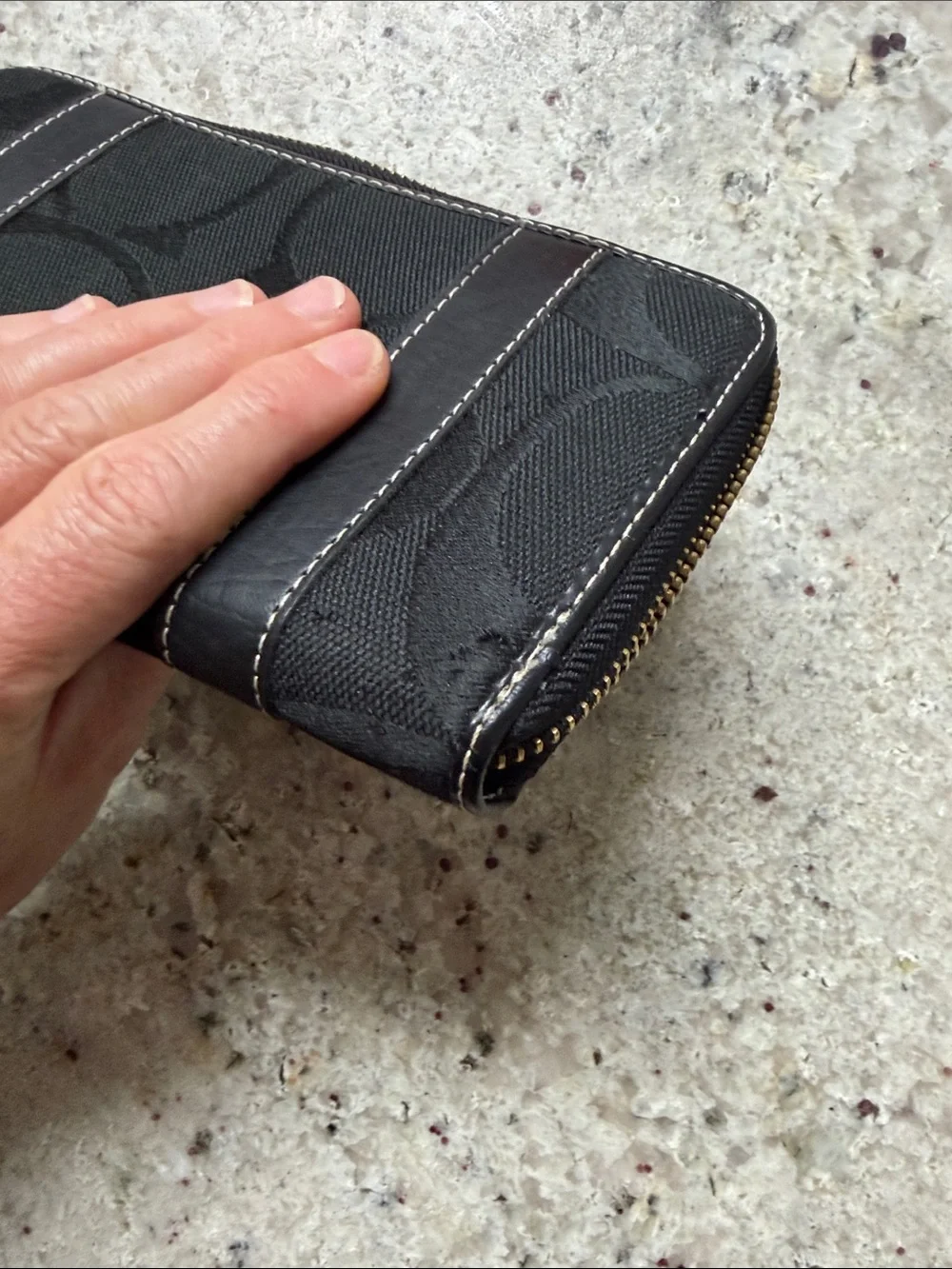Coach Black Gold Buckle Wallet Y2K Leather Print Zipper Closure Vintage